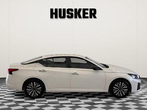 White 2025 Nissan Altima SV FWD