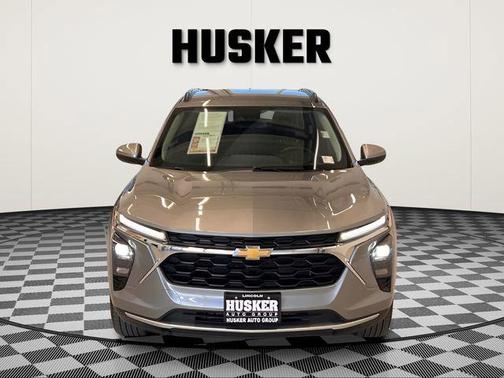 Sterling Gray Metallic 2025 Chevrolet Trax LT