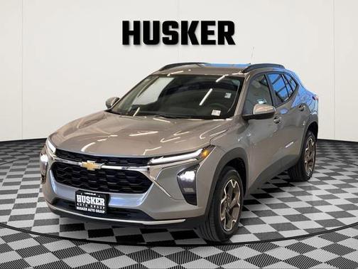 Sterling Gray Metallic 2025 Chevrolet Trax LT