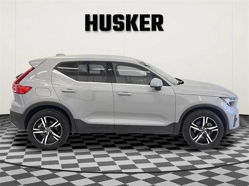 2024 Volvo XC40 B5 Core Bright Theme