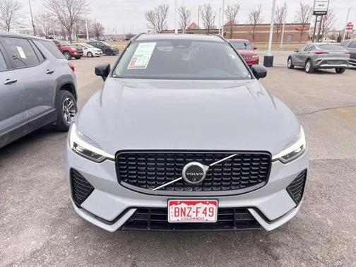 2024 Volvo XC60 B5 Plus Dark Theme