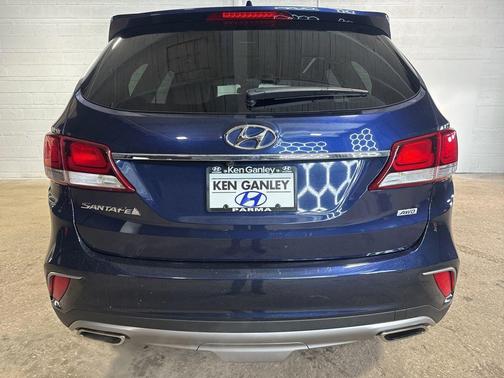 2017 Hyundai SANTA FE SE