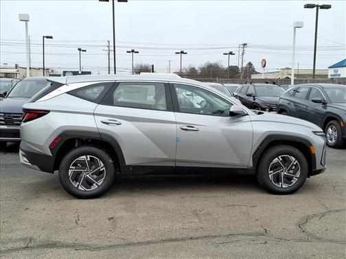 2026 Hyundai TUCSON Hybrid Blue SE