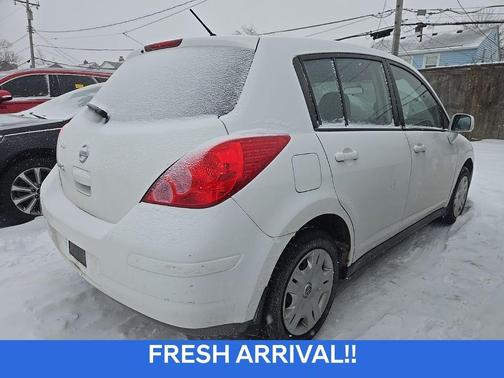 2010 Nissan Versa 1.8 S