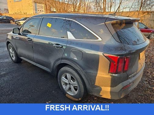 2023 Kia Sorento LX