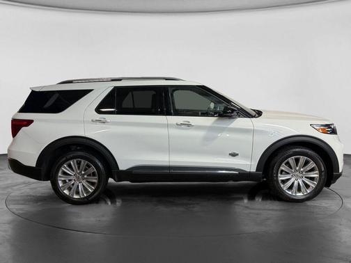 Star White 2021 Ford Explorer King Ranch