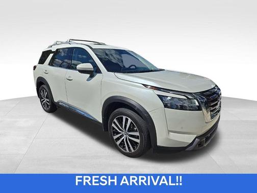 2023 Nissan Pathfinder Platinum