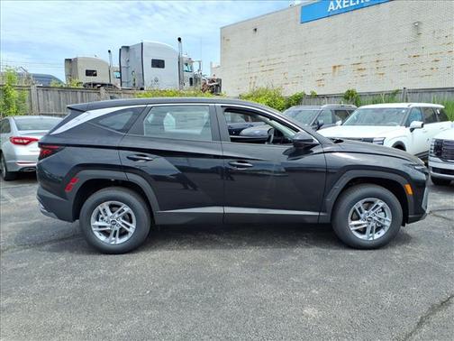 Phantom Black 2026 Hyundai TUCSON SE