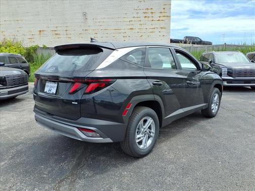 Phantom Black 2026 Hyundai TUCSON SE