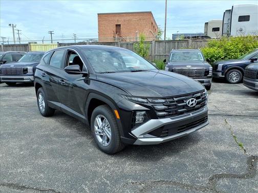 Phantom Black 2026 Hyundai TUCSON SE