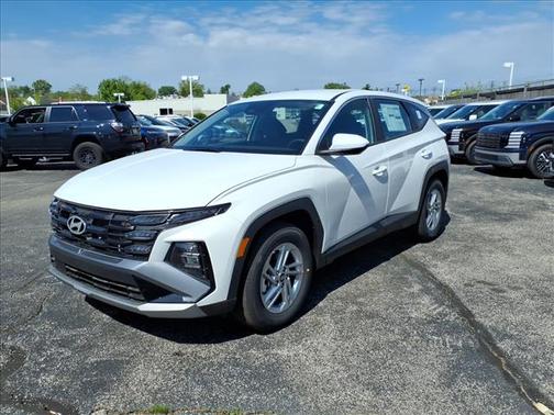 White Pearl 2026 Hyundai TUCSON SE