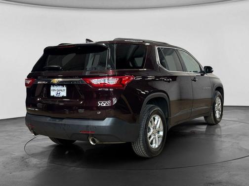 Black Cherry Metallic 2020 Chevrolet Traverse LT Cloth