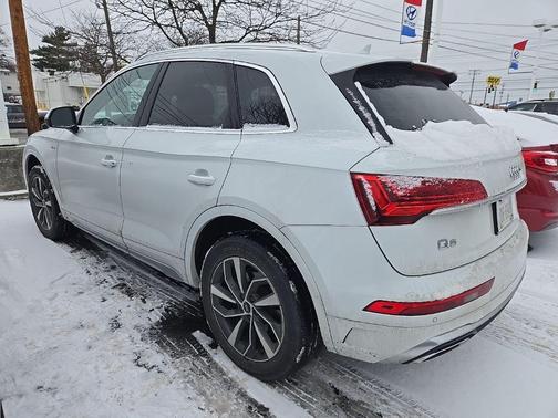 2022 Audi Q5 45 S line Premium Plus
