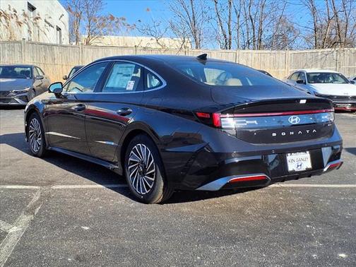 2025 Hyundai SONATA Hybrid Limited