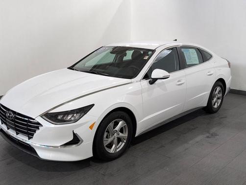 2022 Hyundai SONATA SE