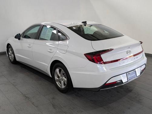 2022 Hyundai SONATA SE