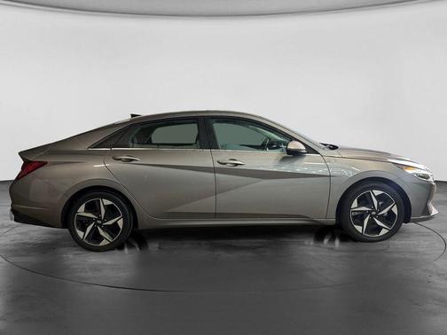 2023 Hyundai ELANTRA HEV Limited