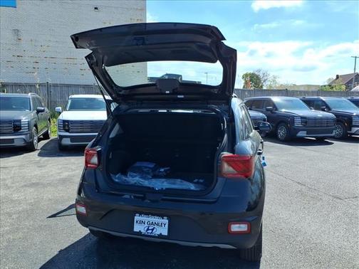 Onyx Black 2026 Hyundai VENUE SEL