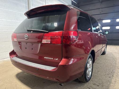 2005 Toyota Sienna CE