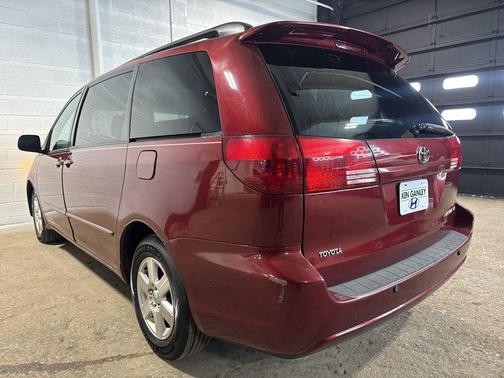 2005 Toyota Sienna CE