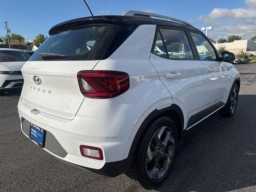 2023 Hyundai VENUE Limited