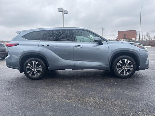 2021 Toyota Highlander Hybrid XLE