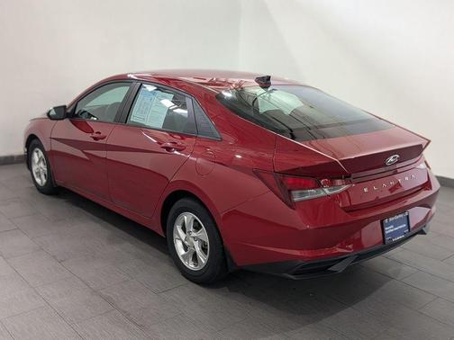 2023 Hyundai ELANTRA SE