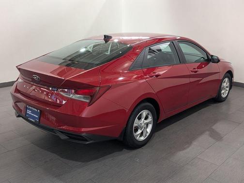 2023 Hyundai ELANTRA SE