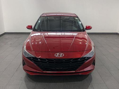 2023 Hyundai ELANTRA SE