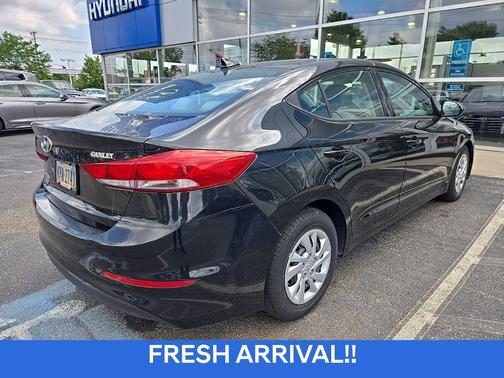 2017 Hyundai ELANTRA SE