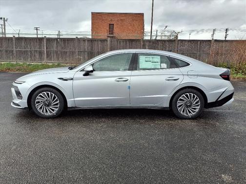 2025 Hyundai SONATA Hybrid SEL