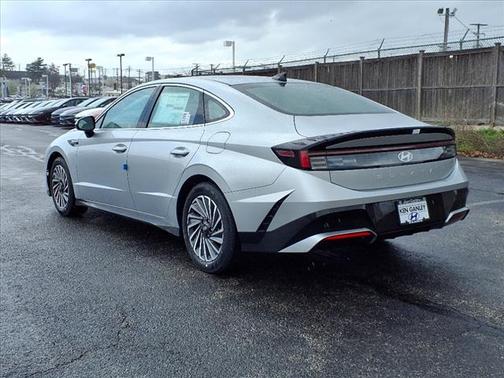 2025 Hyundai SONATA Hybrid SEL