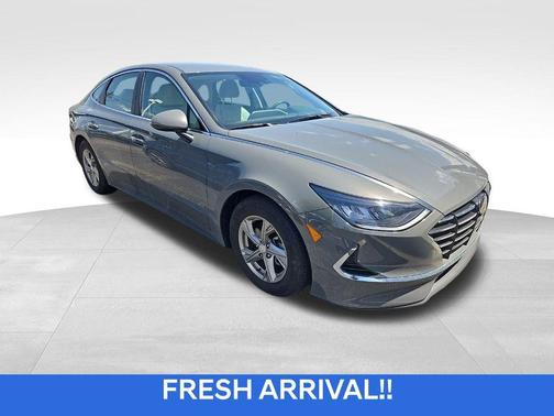 2022 Hyundai SONATA SE