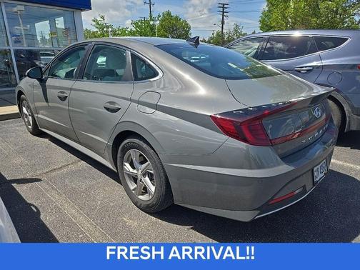 2022 Hyundai SONATA SE
