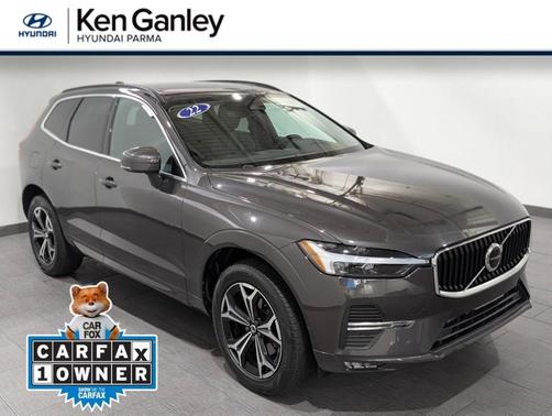 2022 Volvo XC60 B5 Momentum