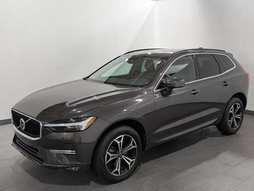 2022 Volvo XC60 B5 Momentum
