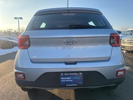 2023 Hyundai VENUE SEL