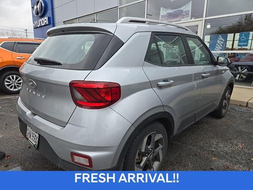 2023 Hyundai VENUE SEL