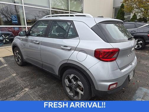 2023 Hyundai VENUE SEL