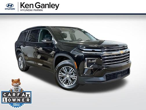 Mosaic Black Metallic 2025 Chevrolet Traverse LT