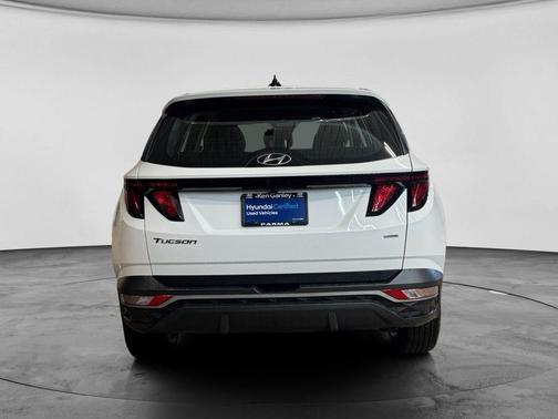 2023 Hyundai TUCSON SE