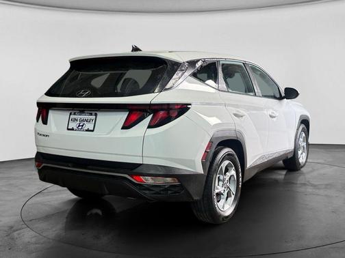 2023 Hyundai TUCSON SE