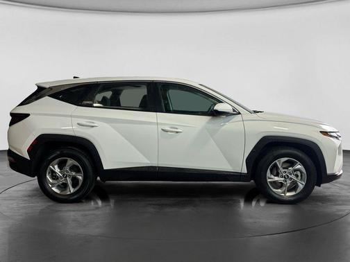 2023 Hyundai TUCSON SE