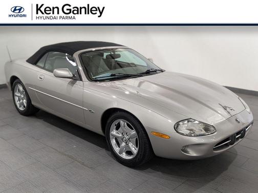 1998 Jaguar XK8