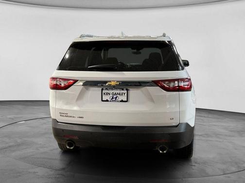 Summit White 2018 Chevrolet Traverse LT Cloth