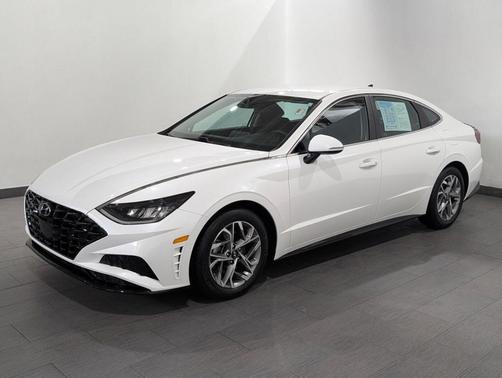 2022 Hyundai SONATA SEL