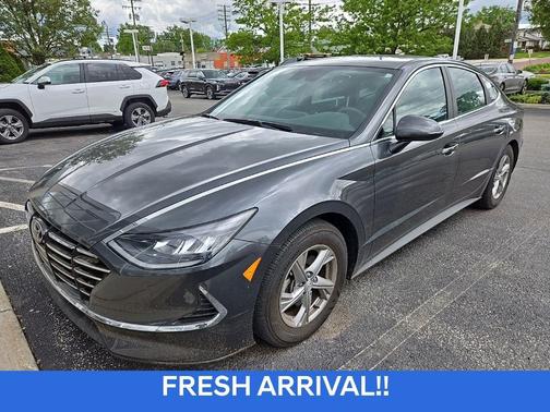 2022 Hyundai SONATA SE