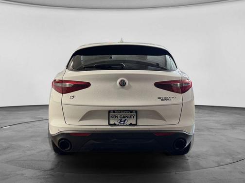 2023 Alfa Romeo Stelvio Sprint