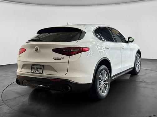 2023 Alfa Romeo Stelvio Sprint