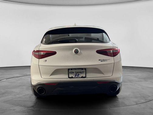 2023 Alfa Romeo Stelvio Sprint